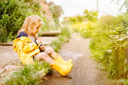 Wie Kinder durch Gartenarbeit spielerisch die Natur entdecken und wertschätzen lernen