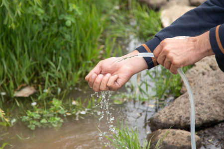 Regentonnen und Zisternen: Nachhaltige Regenwassernutzung im eigenen Garten
