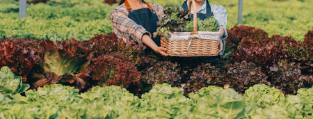 Gestaltungsideen: Wasserelemente kombinieren mit Gartenbeleuchtung und Kunstobjekten